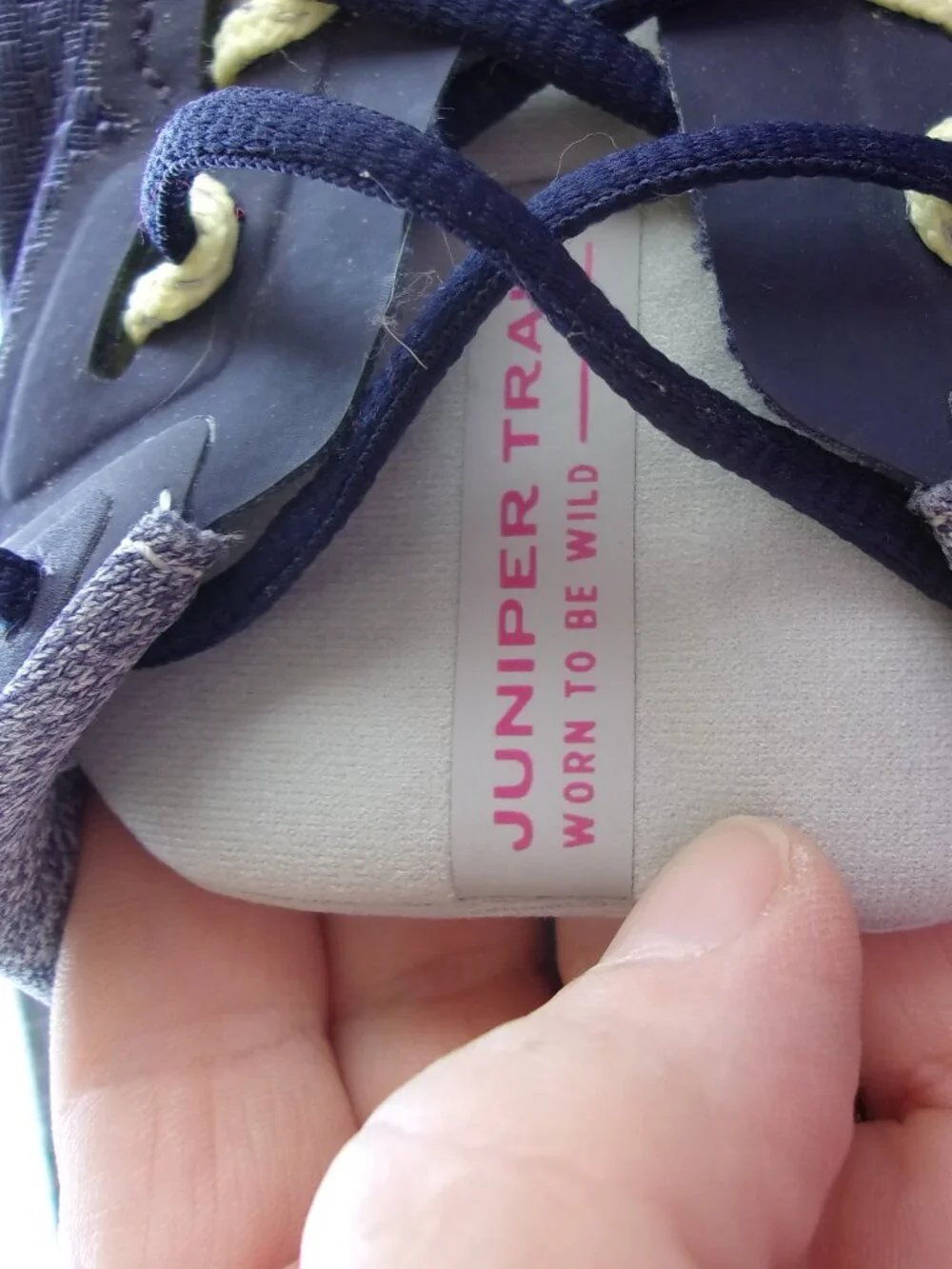 S-243 WOMENS NIKE JUNIPER TRAIL 2 GOR-TEX SNEAKERS